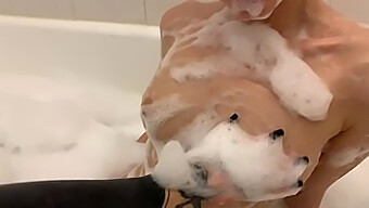 Gina Gerson'S Sensual Webcam Bath Time